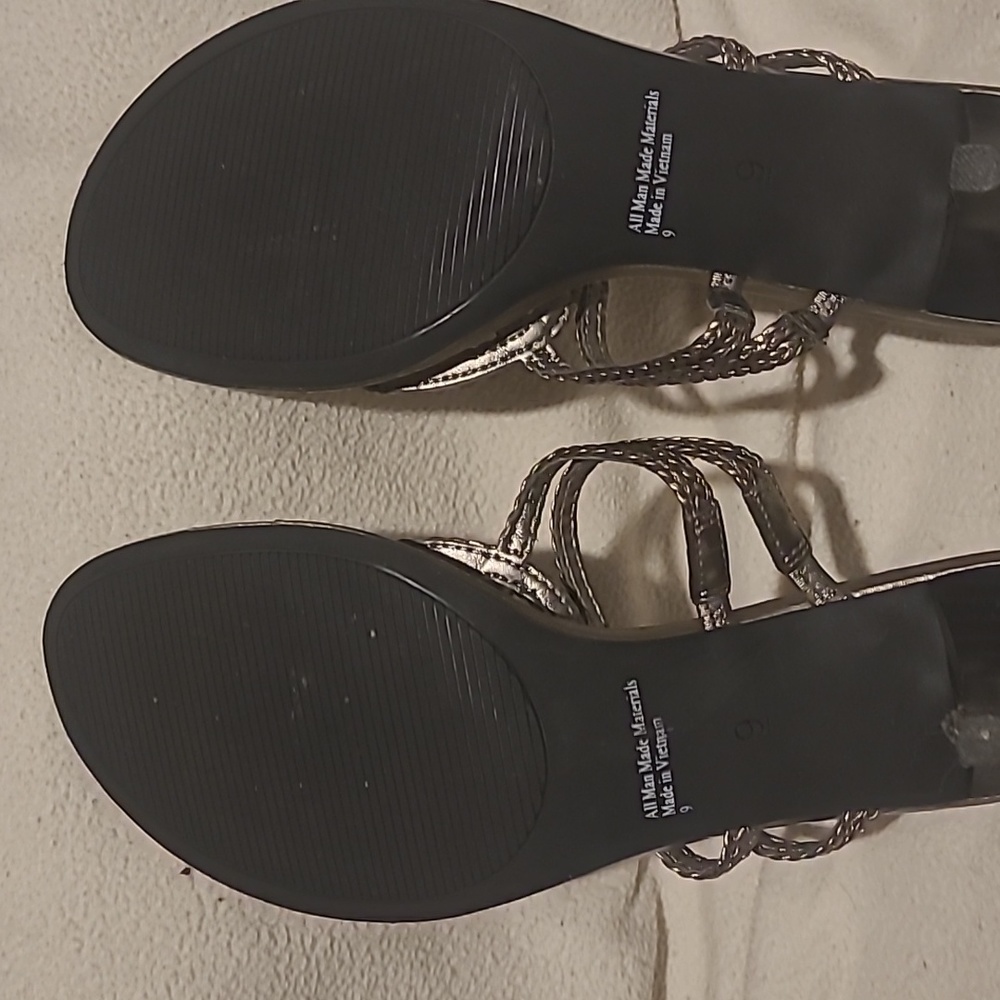Sandals - Picture 3 of 3
